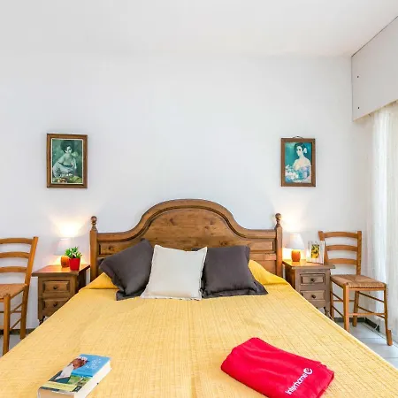 Center-11 By Interhome